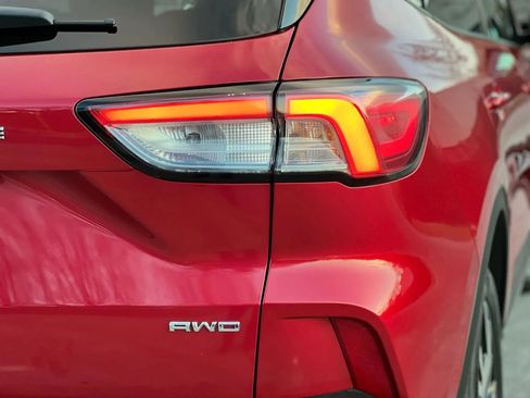 Used 2021 Ford Escape SE w/ SE Sport Appearance Package AWD/4WD image 12