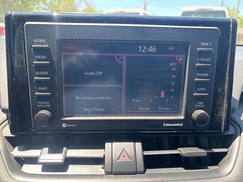 Used 2021 Toyota RAV4 LE AWD/4WD image 25