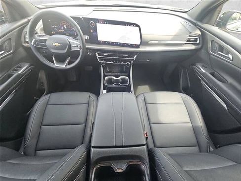 Used 2026 Chevrolet Traverse LT FWD image 17