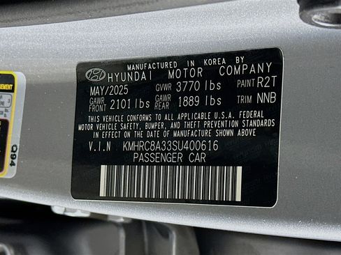 Used 2025 Hyundai Venue SEL FWD image 12