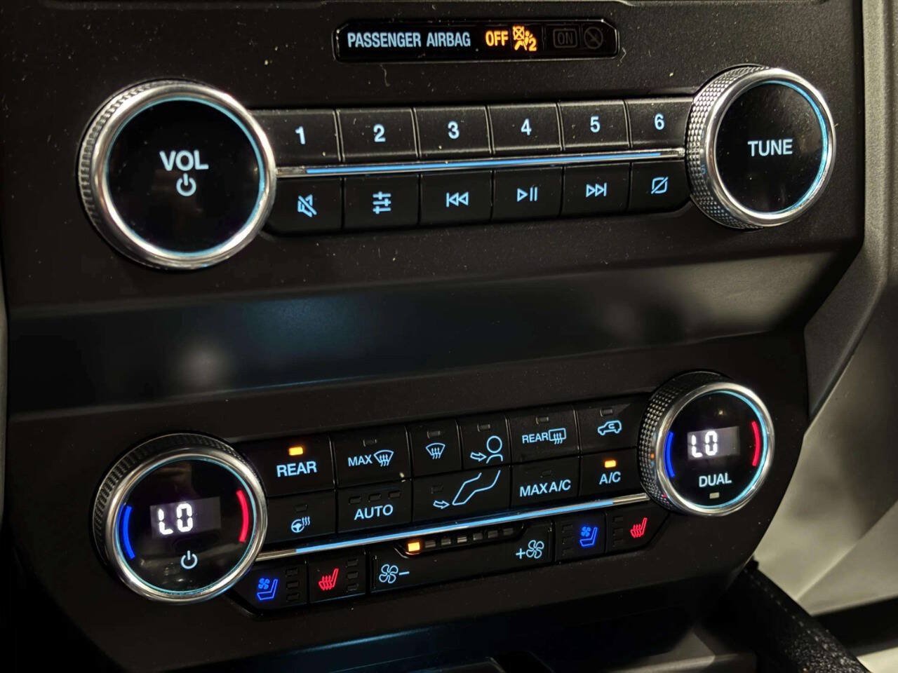 Used 2019 Ford Expedition XLT AWD/4WD image 32