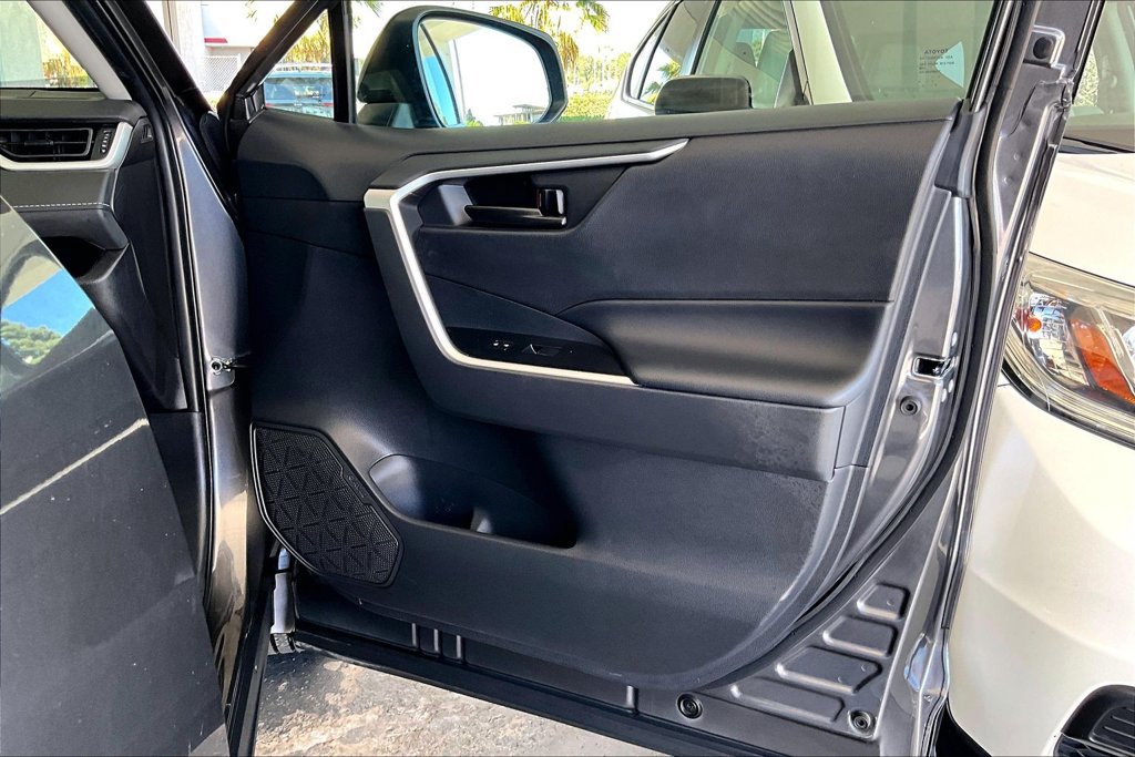 Certified 2024 Toyota RAV4 LE AWD/4WD image 28