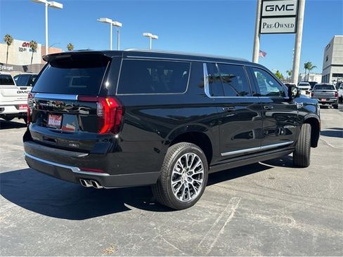 New 2026 GMC Yukon XL Denali w/ Denali Reserve Package image 11