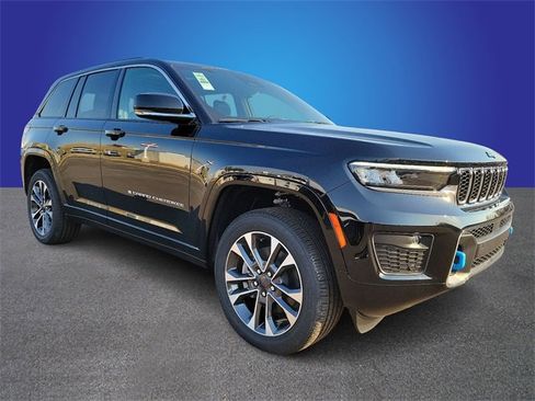 New 2024 Jeep Grand Cherokee Overland w/ Luxury Tech Group IV image 2
