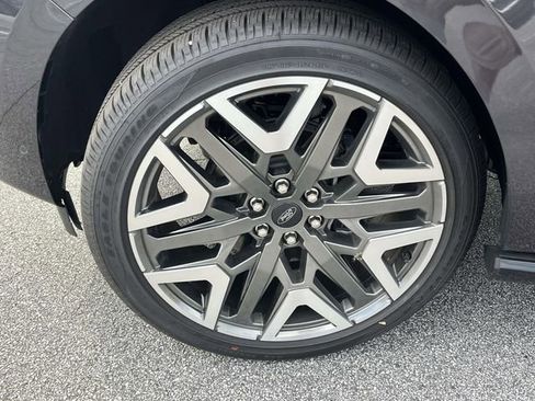 New 2025 Ford Expedition Max Platinum w/ Platinum Ultimate Package image 22