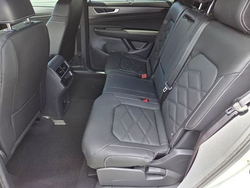 New 2026 Volkswagen Atlas Cross Sport SE FWD image 7
