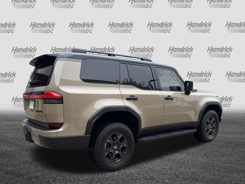 Used 2025 Lexus GX 550 image 10