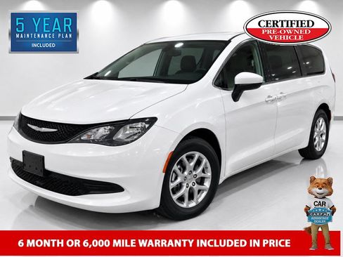 Used 2023 Chrysler Voyager LX FWD image 1