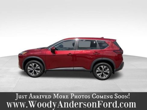 Used 2023 Nissan Rogue SV FWD image 3