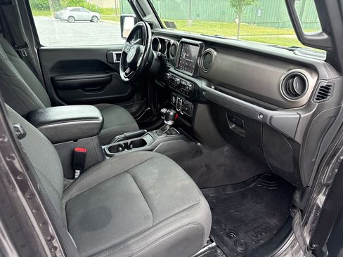 Used 2021 Jeep Gladiator Sport AWD/4WD image 13