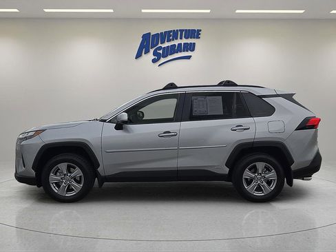 Used 2022 Toyota RAV4 XLE image 4