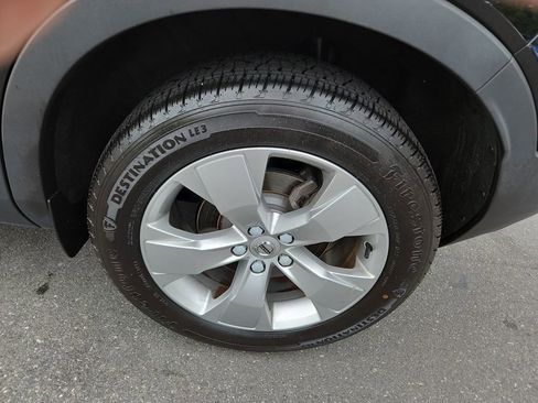 Used 2022 Volvo XC40 T5 Momentum image 32