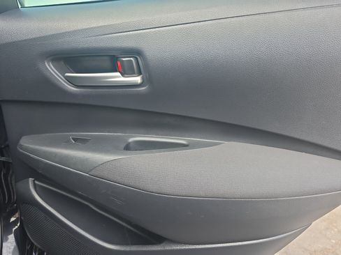 Used 2020 Toyota Corolla LE FWD image 16