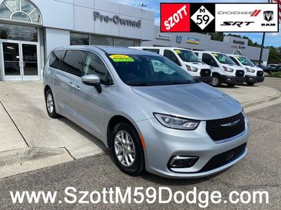 Used 2023 Chrysler Pacifica Touring-L