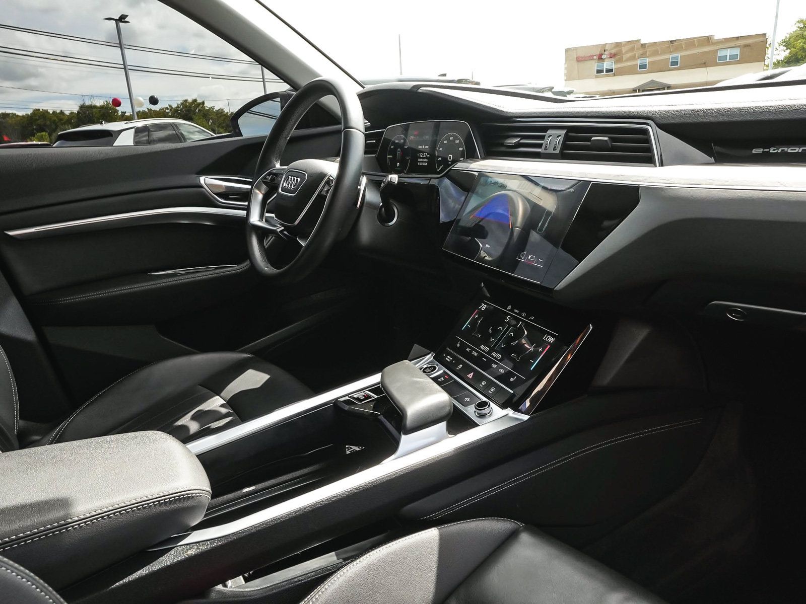 Used 2024 Audi Q8 e-tron Premium AWD/4WD image 39