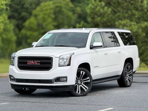 Used 2020 GMC Yukon XL SLT w/ Open Road Package AWD/4WD image 8