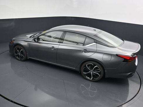 Used 2023 Nissan Altima 2.5 SR FWD image 19