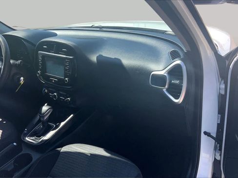 Used 2021 Kia Soul S FWD image 19