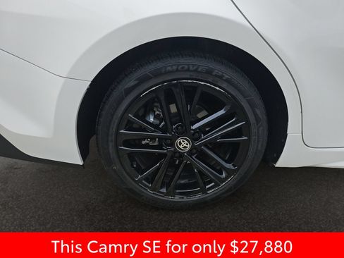 Used 2025 Toyota Camry SE FWD image 43