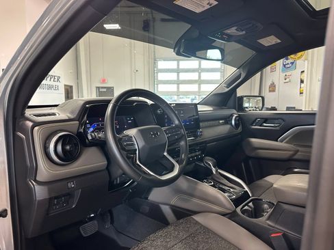 Used 2024 Chevrolet Colorado ZR2 w/ Technology Package AWD/4WD image 15