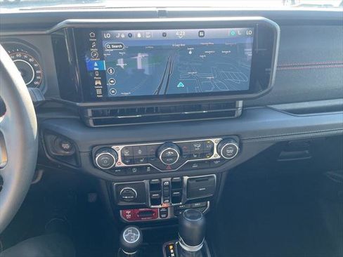 Certified 2024 Jeep Wrangler Unlimited Rubicon w/ Technology Group AWD/4WD image 19