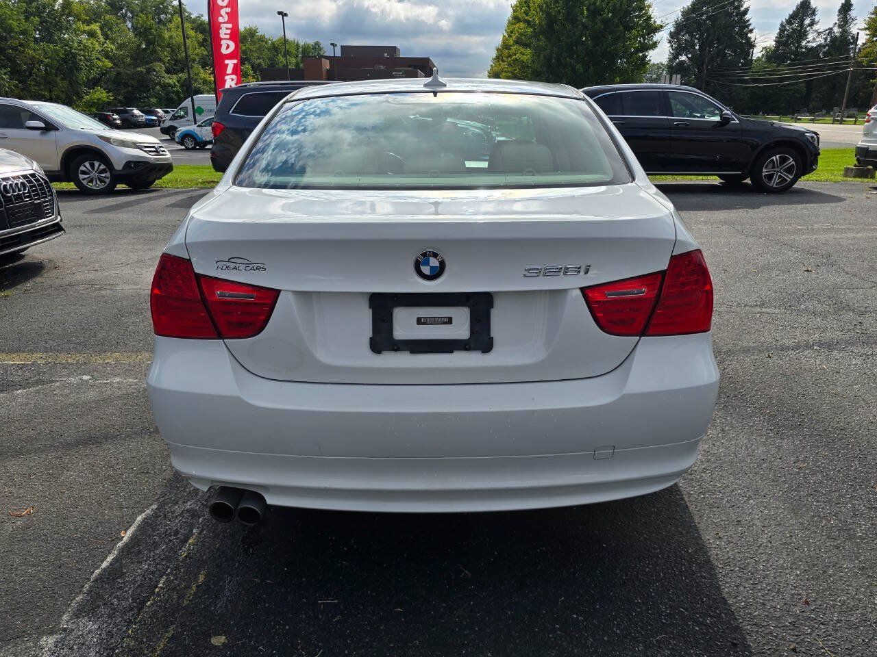 Used 2011 BMW 328i Sedan RWD image 4