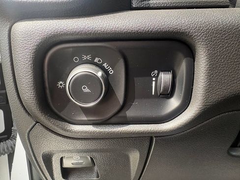 Used 2024 RAM 1500 Laramie AWD/4WD image 16