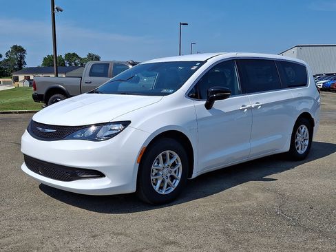 New 2027 Chrysler Pacifica LX FWD image 2