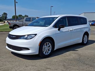 New 2027 Chrysler Pacifica LX FWD video 2