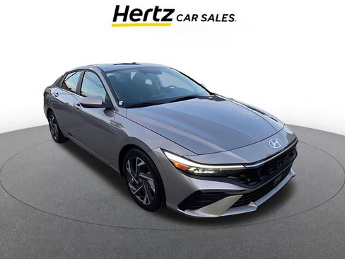 Used 2025 Hyundai Elantra SEL image 1