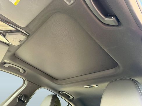 Certified 2025 BMW 330i Sedan RWD image 15