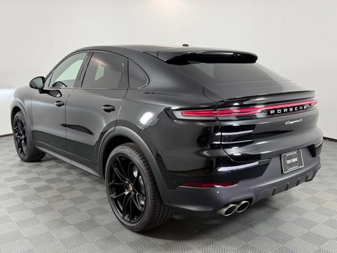 Certified 2026 Porsche Cayenne S AWD/4WD image 3
