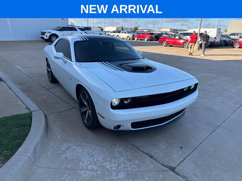 Used 2018 Dodge Challenger R/T Plus RWD image 1