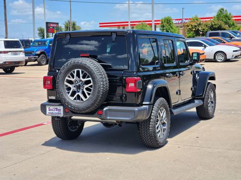 New 2025 Jeep Wrangler Sahara image 7
