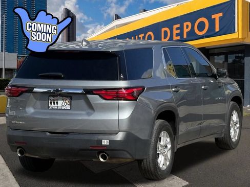 Used 2023 Chevrolet Traverse LS FWD image 5