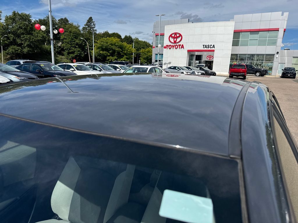 Used 2025 Toyota Corolla LE AWD/4WD image 45