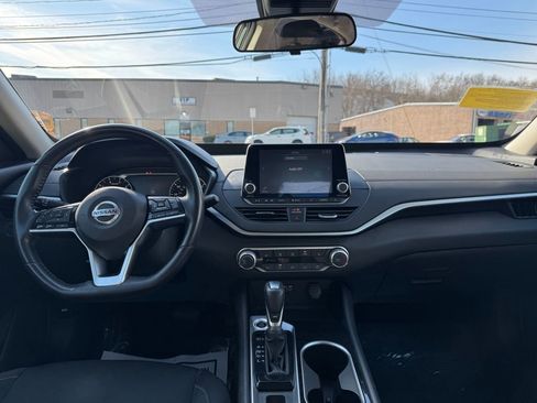 Used 2022 Nissan Altima 2.5 SV w/ SV Premium Package FWD image 17