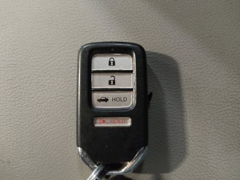 Used 2018 Honda Accord LX image 32