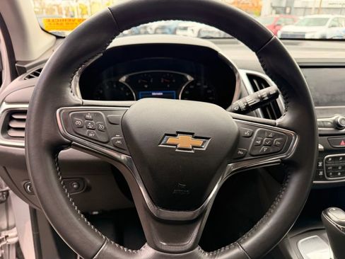 Used 2020 Chevrolet Equinox LT FWD image 13
