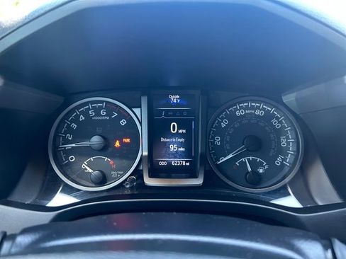Certified 2022 Toyota Tacoma TRD Off-Road w/ Technology Package AWD/4WD image 14
