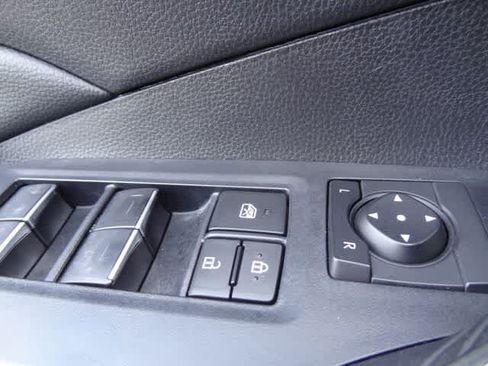 Used 2024 Toyota RAV4 XLE FWD image 15
