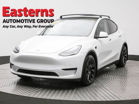 Used 2021 Tesla Model Y Long Range image 1