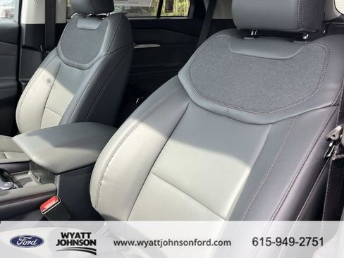 New 2026 Ford Explorer Active RWD image 25