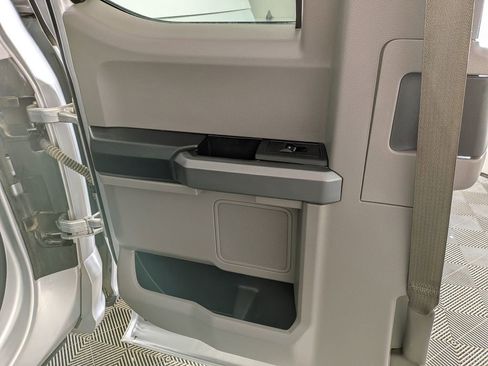 Used 2015 Ford F150 XLT w/ Equipment Group 302A Luxury image 31