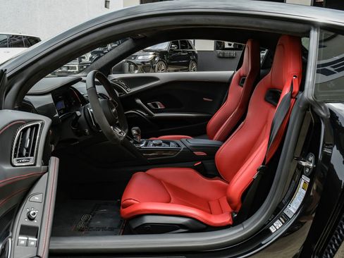 Used 2021 Audi R8 V10 RWD image 3
