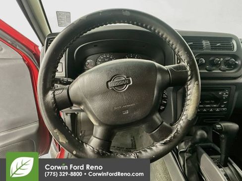 Used 2001 Nissan Frontier XE AWD/4WD image 11