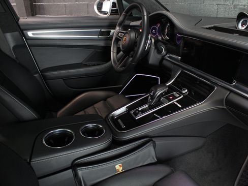 Used 2022 Porsche Panamera GTS AWD/4WD image 59