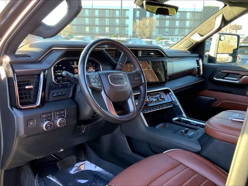 Used 2024 GMC Sierra 2500 Denali Ultimate image 17