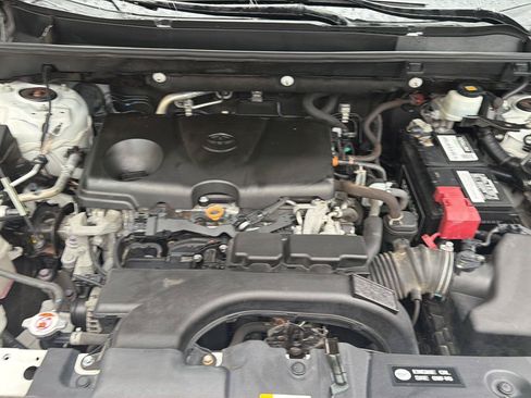 Used 2020 Toyota RAV4 XLE FWD image 31