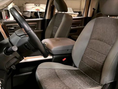 Used 2019 RAM 1500 Big Horn image 23